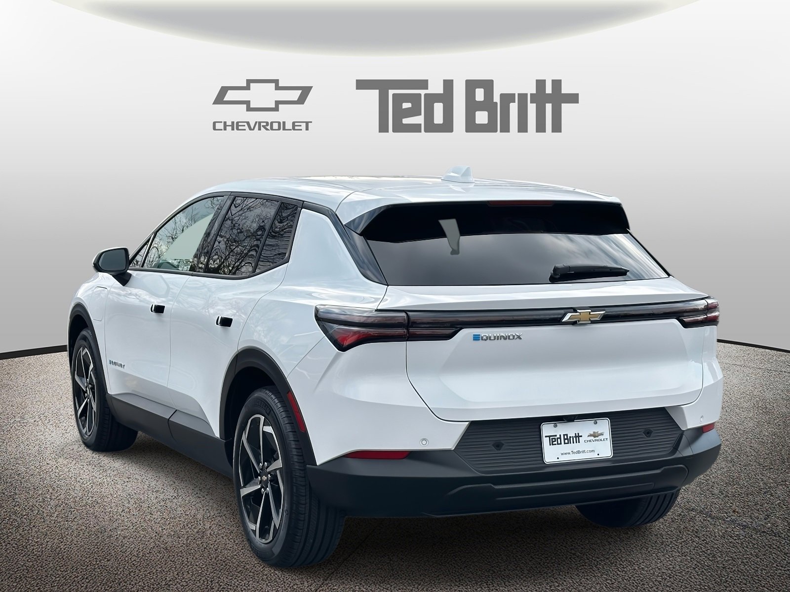 Used 2025 Chevrolet Equinox EV LT image 6