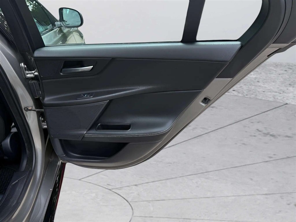 Used 2019 Jaguar XE S RWD image 16