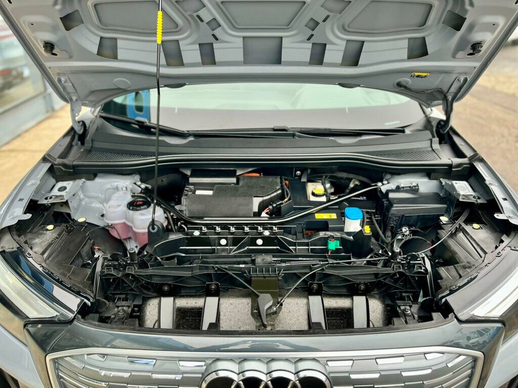 Used 2023 Audi Q4 e-tron Premium Plus w/ Premium Plus image 12