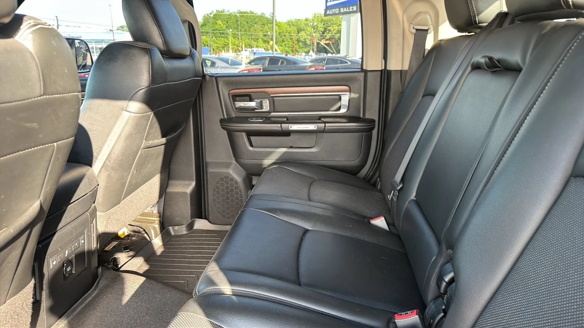 Used 2013 RAM 3500 Laramie AWD/4WD image 45