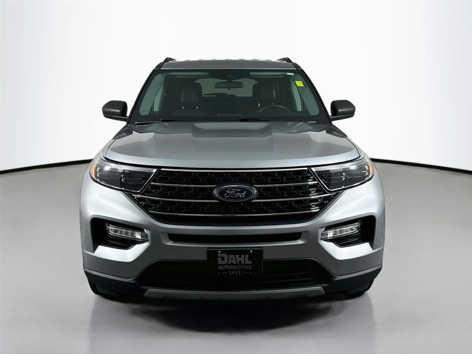 Used 2024 Ford Explorer XLT w/ Equipment Group 202A AWD/4WD image 3