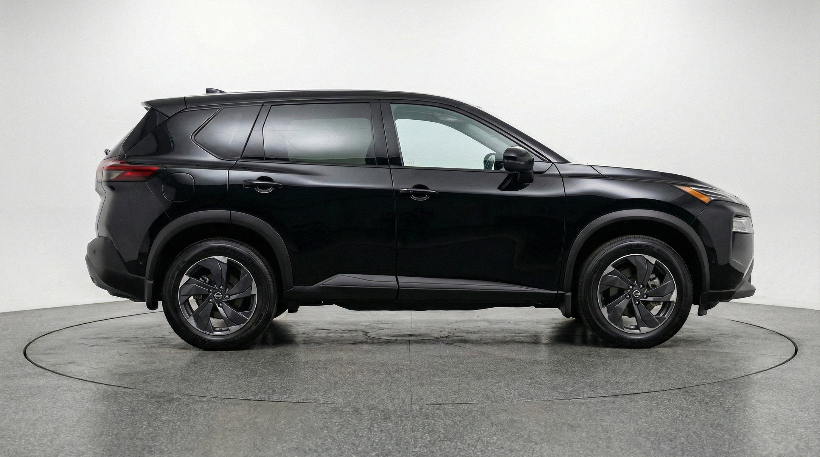 Used 2025 Nissan Rogue SV FWD image 11