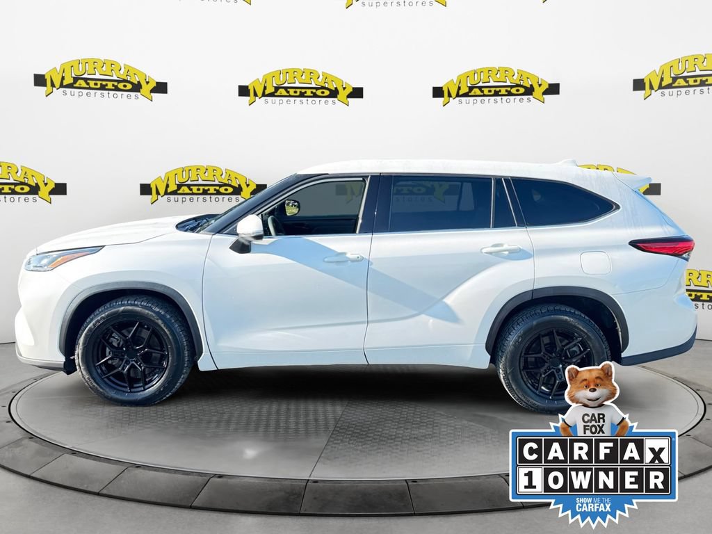 Used 2021 Toyota Highlander L FWD image 2