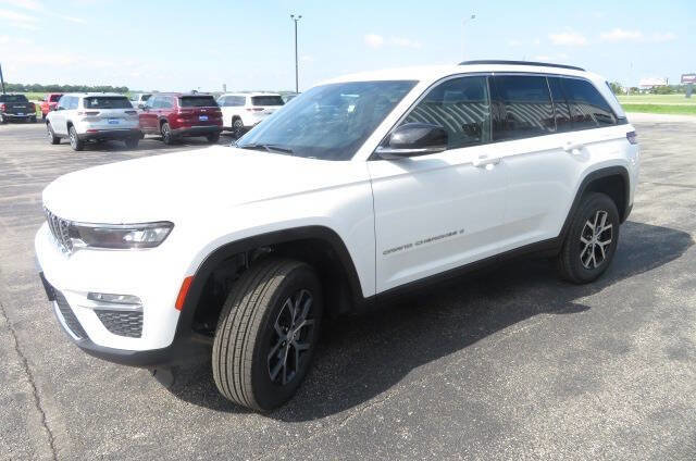 New 2025 Jeep Grand Cherokee Limited w/ Trailer Tow Package image 6
