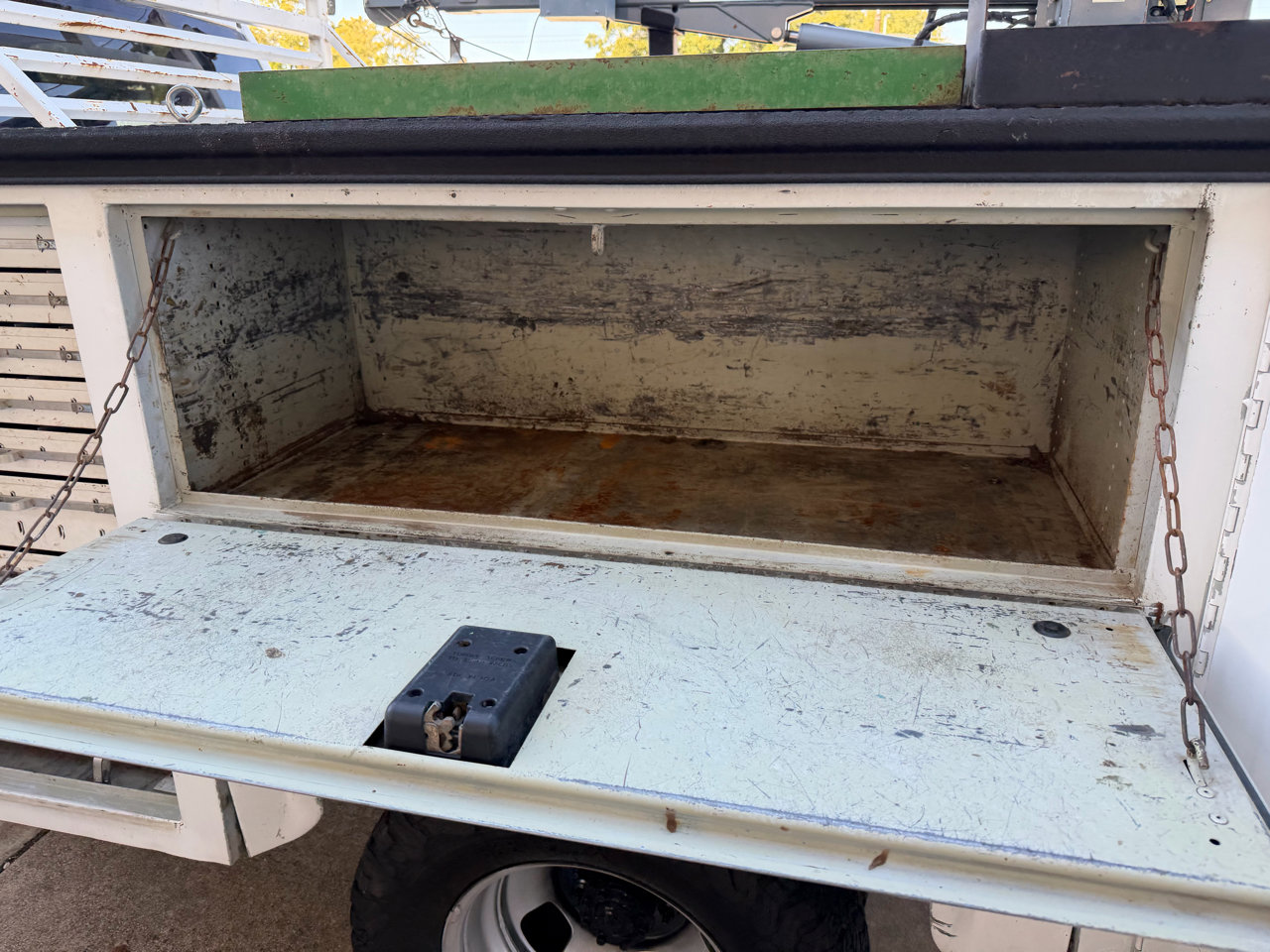 Used 2018 RAM 3500 Tradesman w/ Chrome Appearance Group image 31