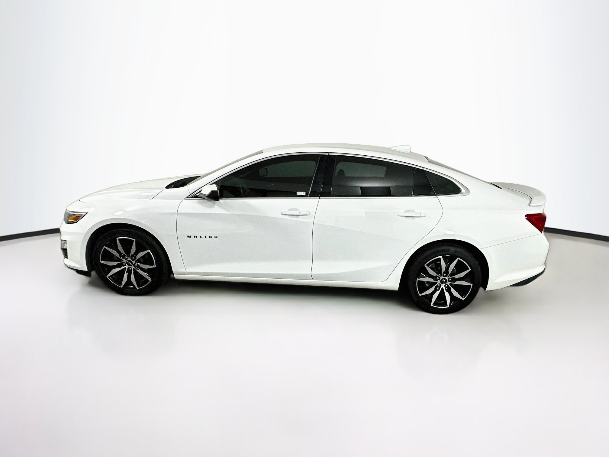 Used 2023 Chevrolet Malibu RS w/ LPO, Floor Liner Package FWD image 4