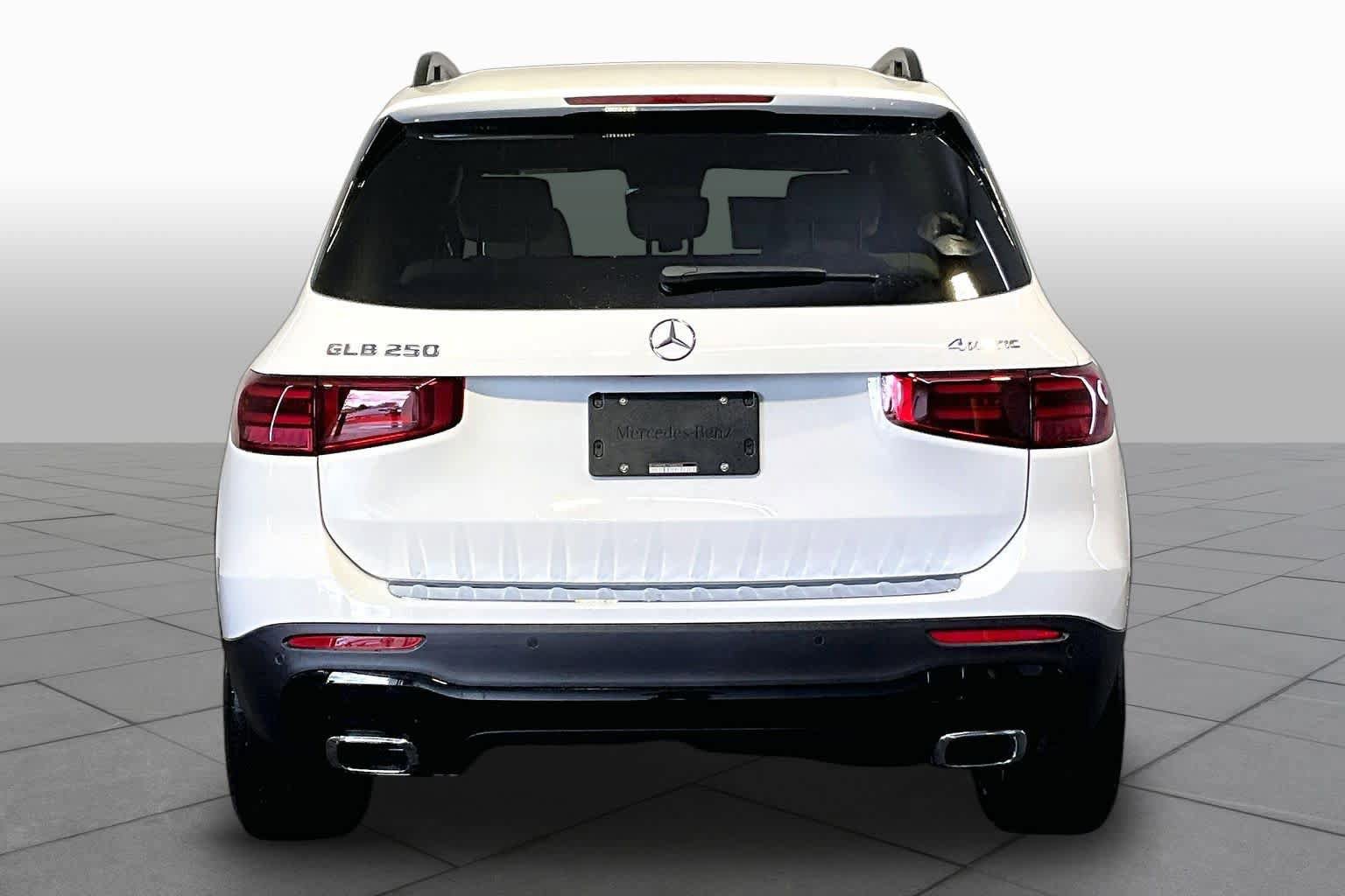 New 2026 Mercedes-Benz GLB 250 4MATIC image 4