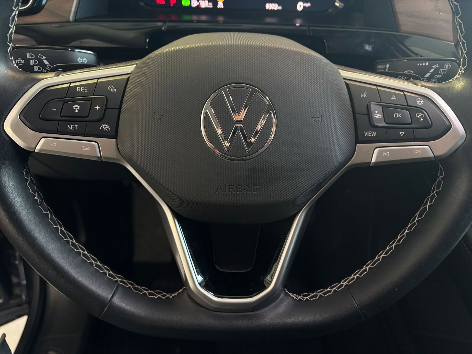 Used 2025 Volkswagen Atlas SE image 35