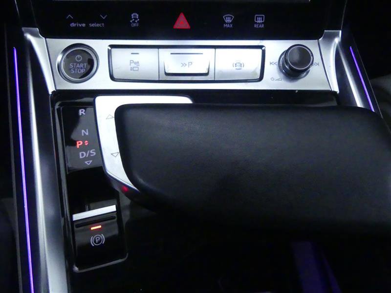 Used 2024 Audi Q8 e-tron Prestige image 19