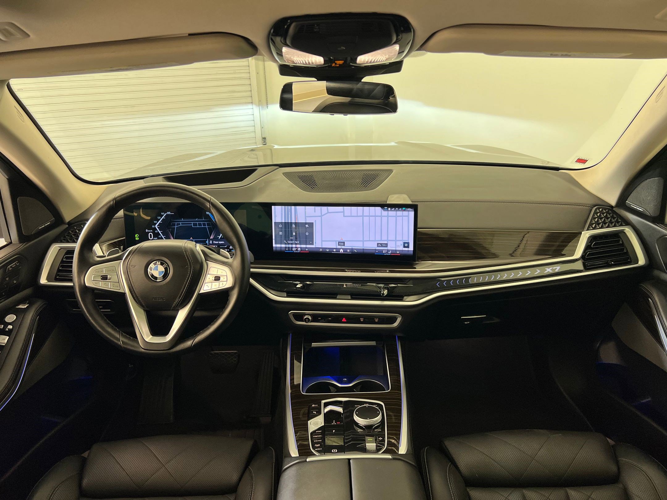 Used 2025 BMW X7 xDrive40i w/ Premium Package image 16