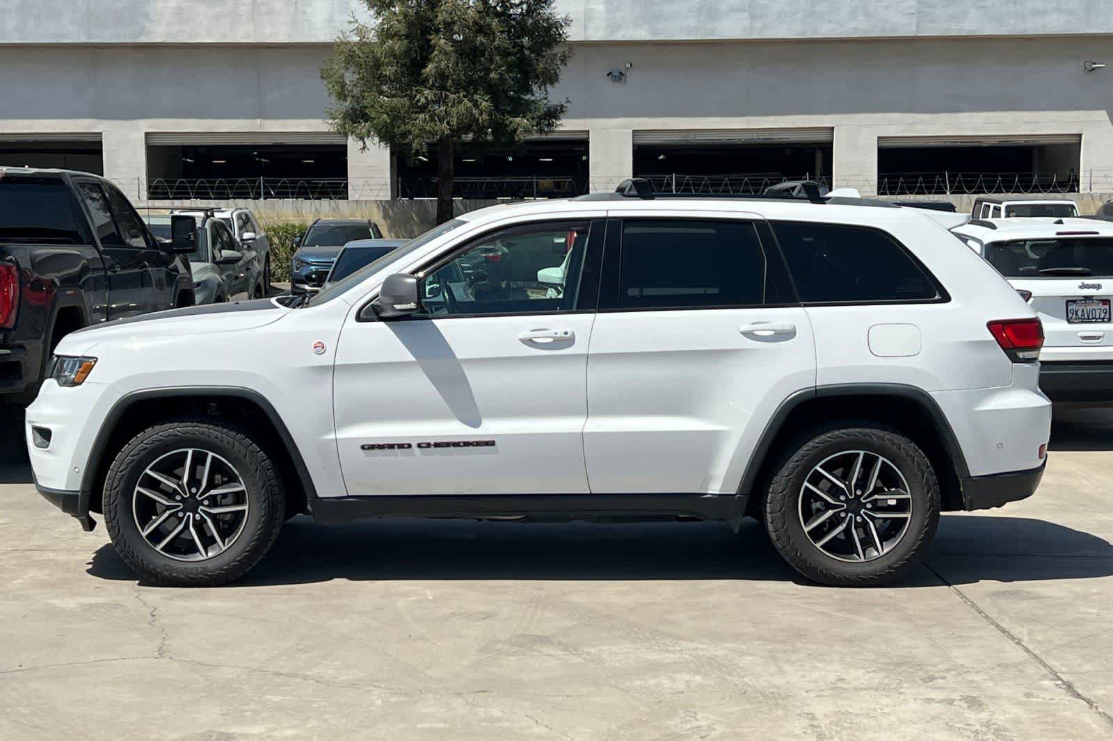 Used 2019 Jeep Grand Cherokee Trailhawk AWD/4WD image 6