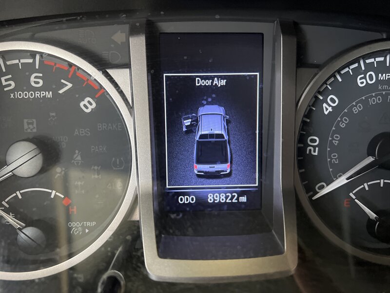 Used 2020 Toyota Tacoma SR5 RWD image 13