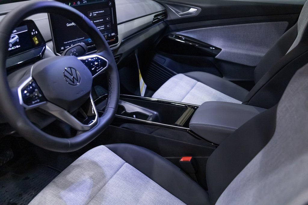New 2025 Volkswagen ID.4 Pro AWD/4WD image 17