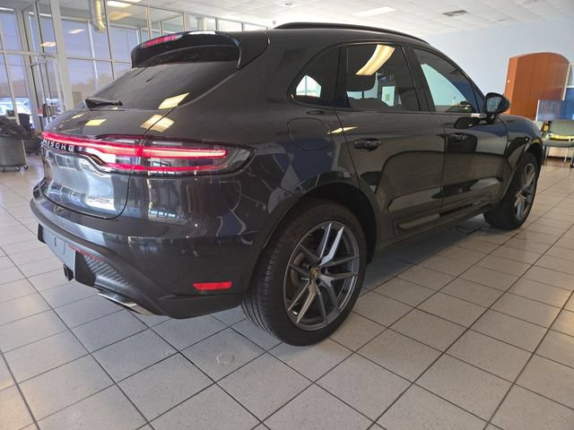 Used 2025 Porsche Macan AWD/4WD image 8