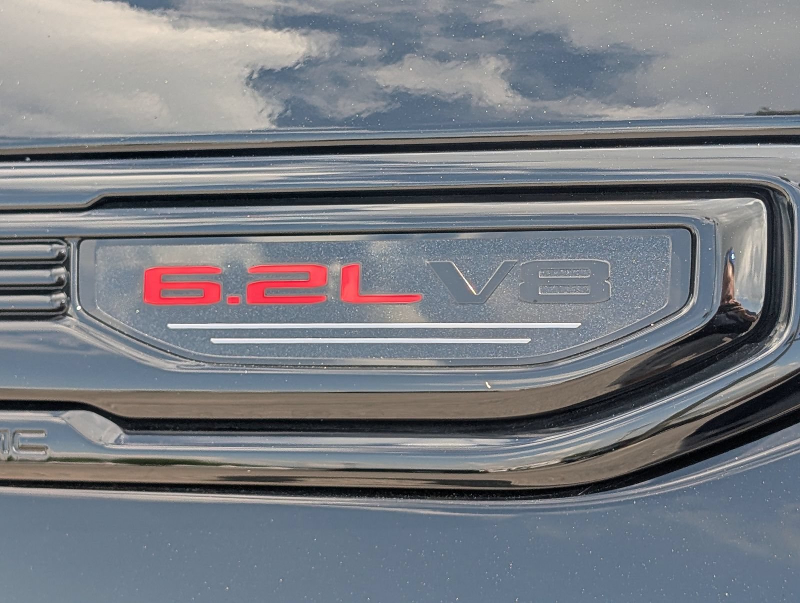Used 2026 GMC Sierra 1500 AT4X w/ LPO, Black Badging Package AWD/4WD image 8