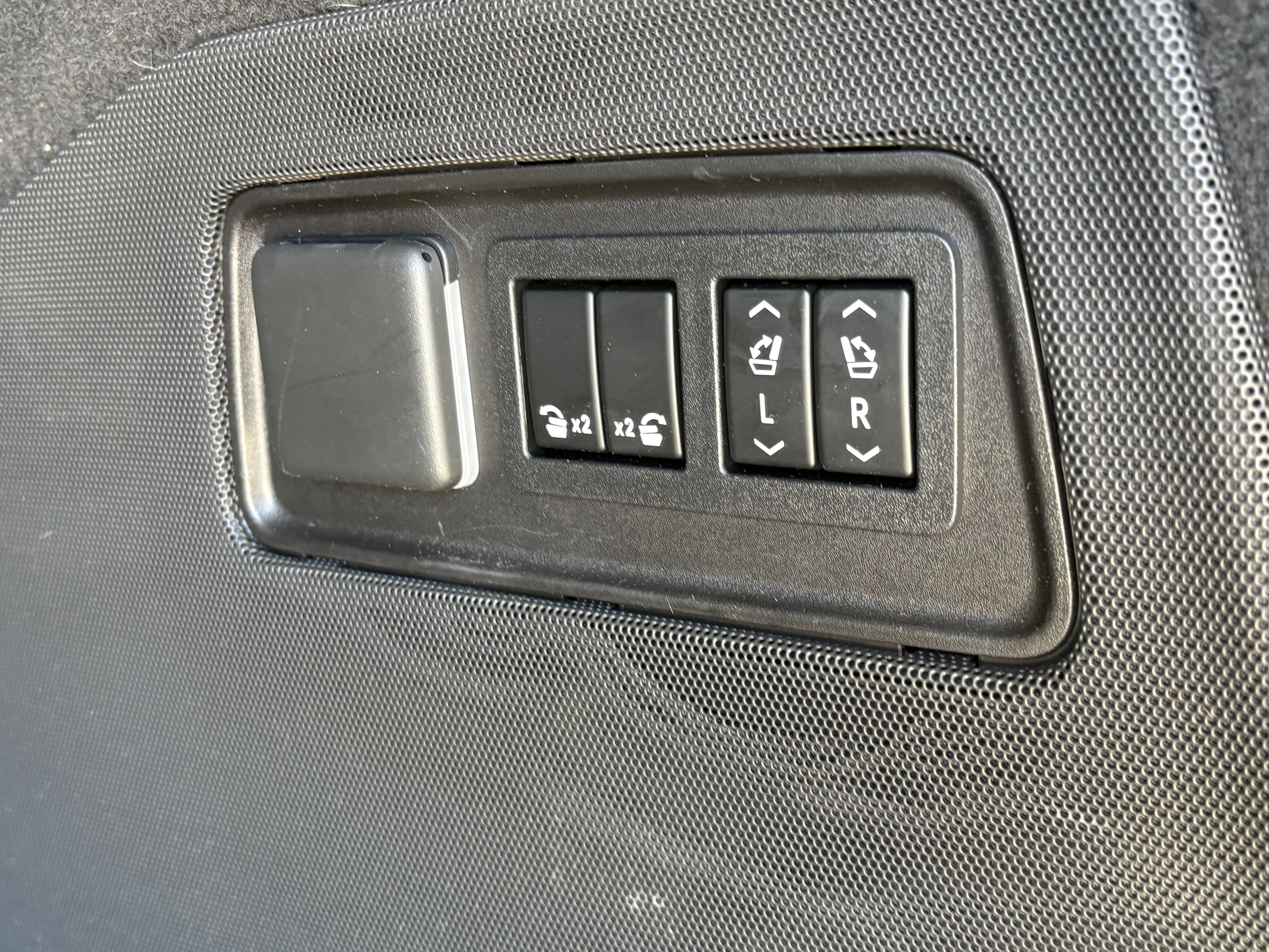 Used 2023 Cadillac Escalade V AWD/4WD image 10