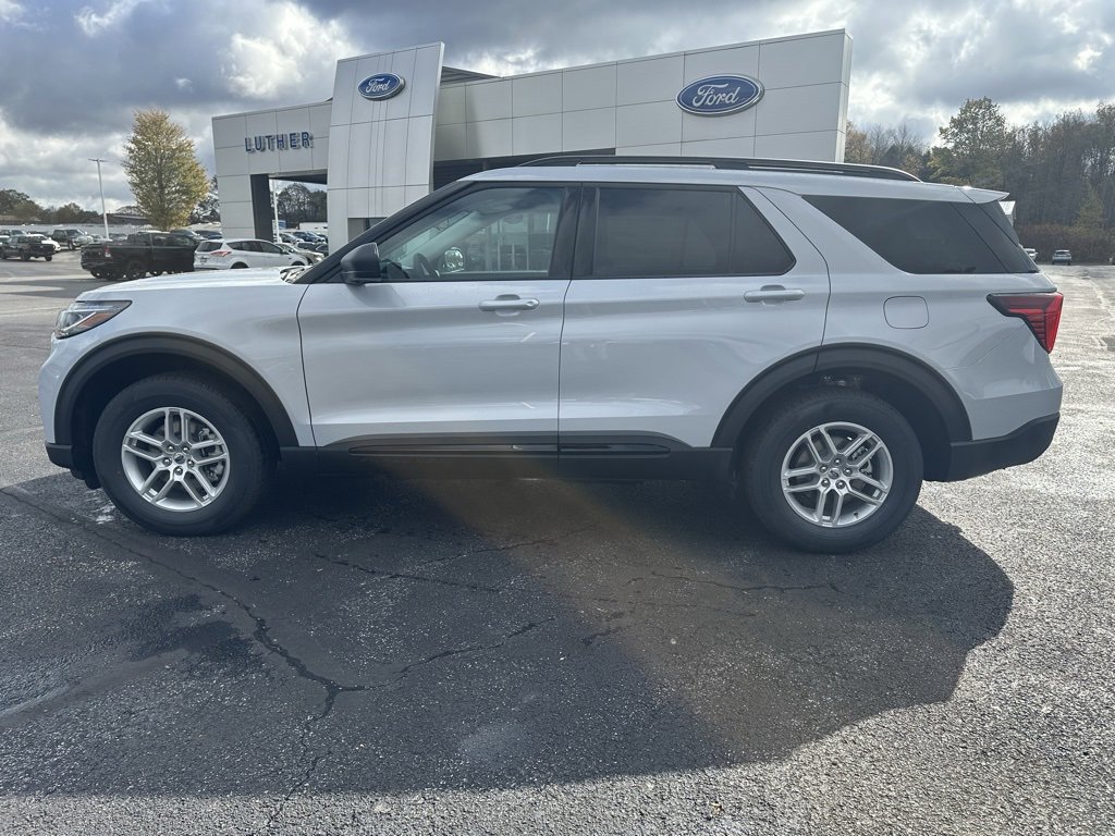 New 2026 Ford Explorer Active image 3