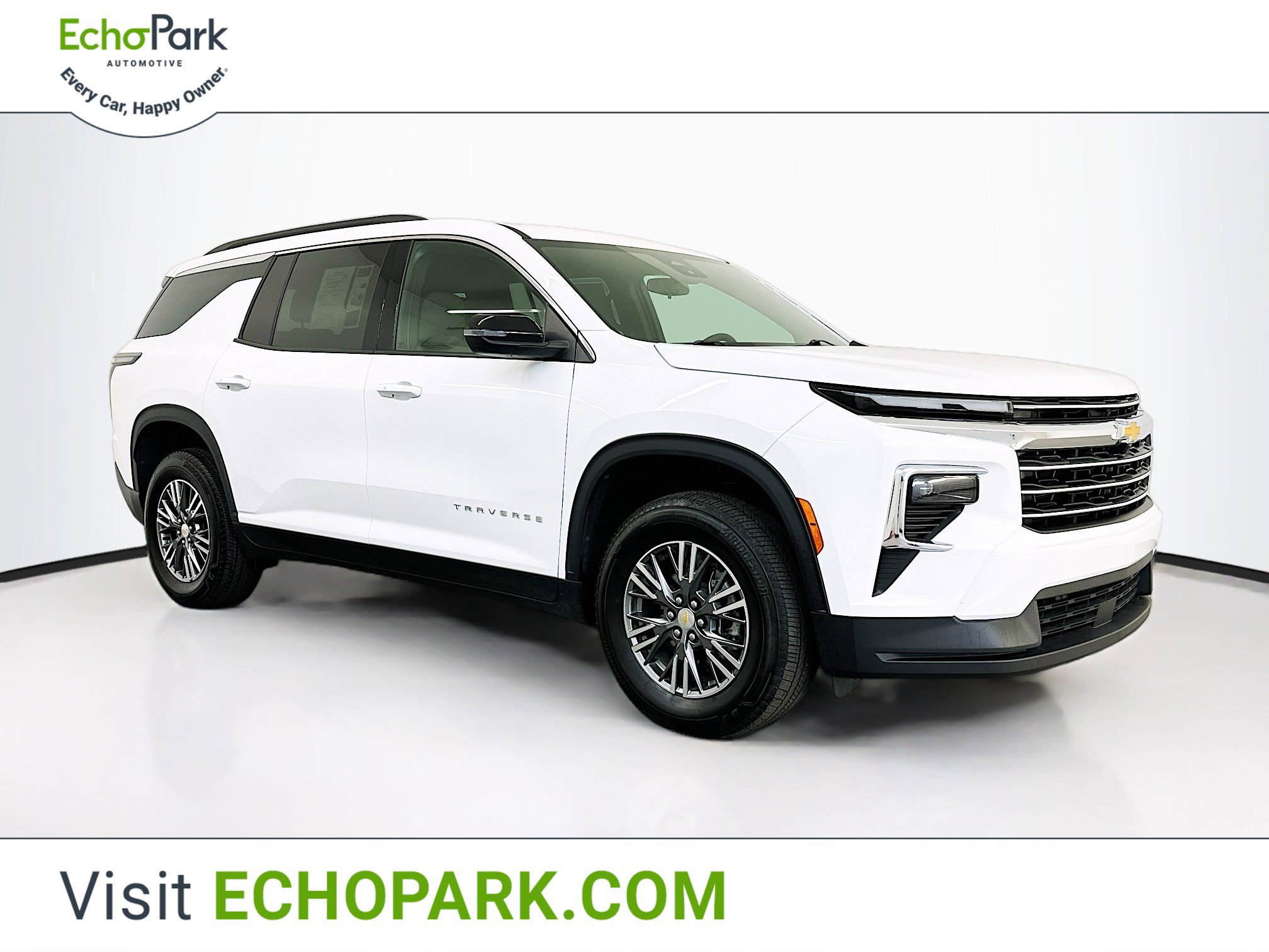 Used 2025 Chevrolet Traverse LT