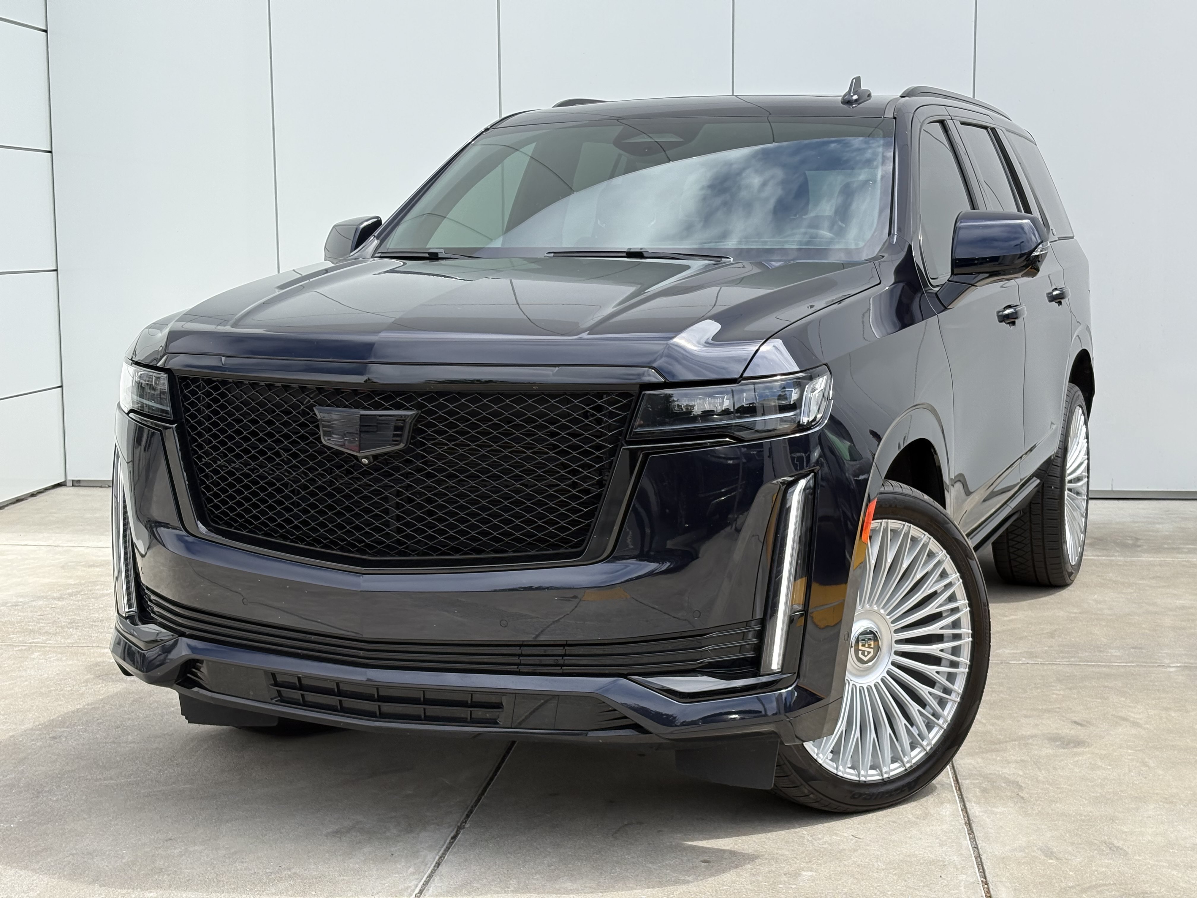 Used 2023 Cadillac Escalade Sport AWD/4WD image 1