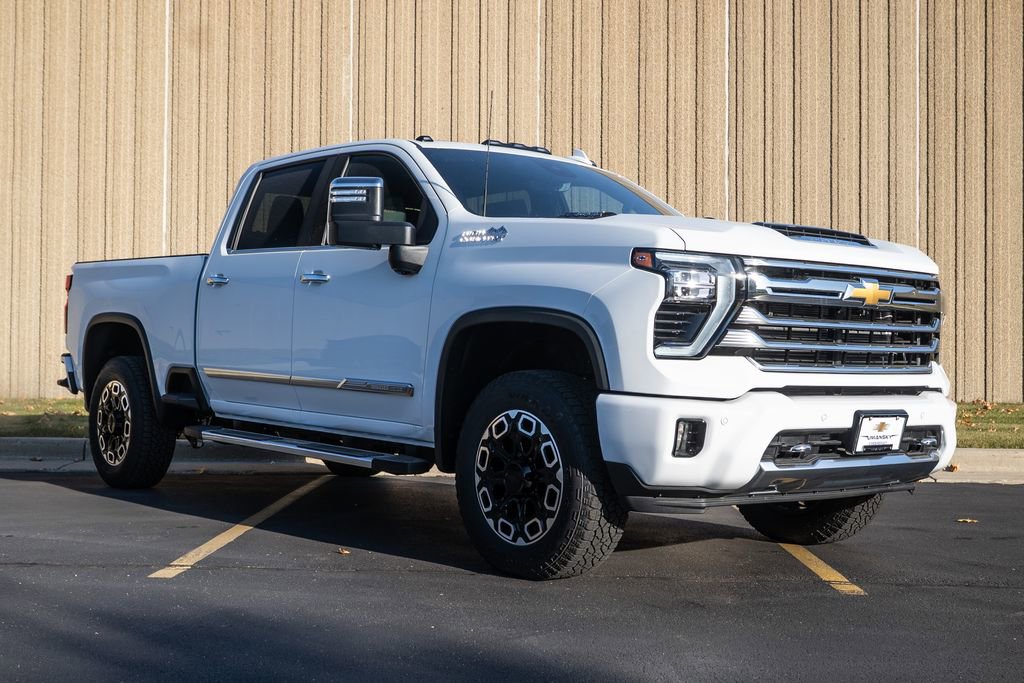 New 2026 Chevrolet Silverado 3500 High Country w/ Technology Package image 2