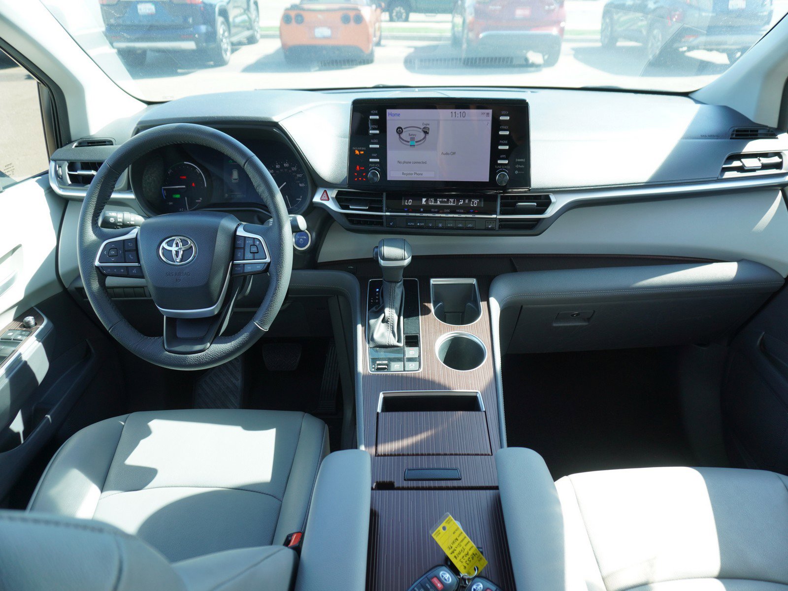 Used 2023 Toyota Sienna XLE video 2