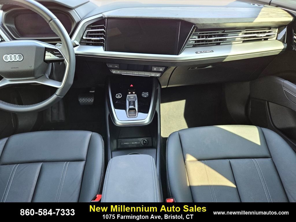 Used 2025 Audi Q4 e-tron Premium w/ Convenience Package image 15