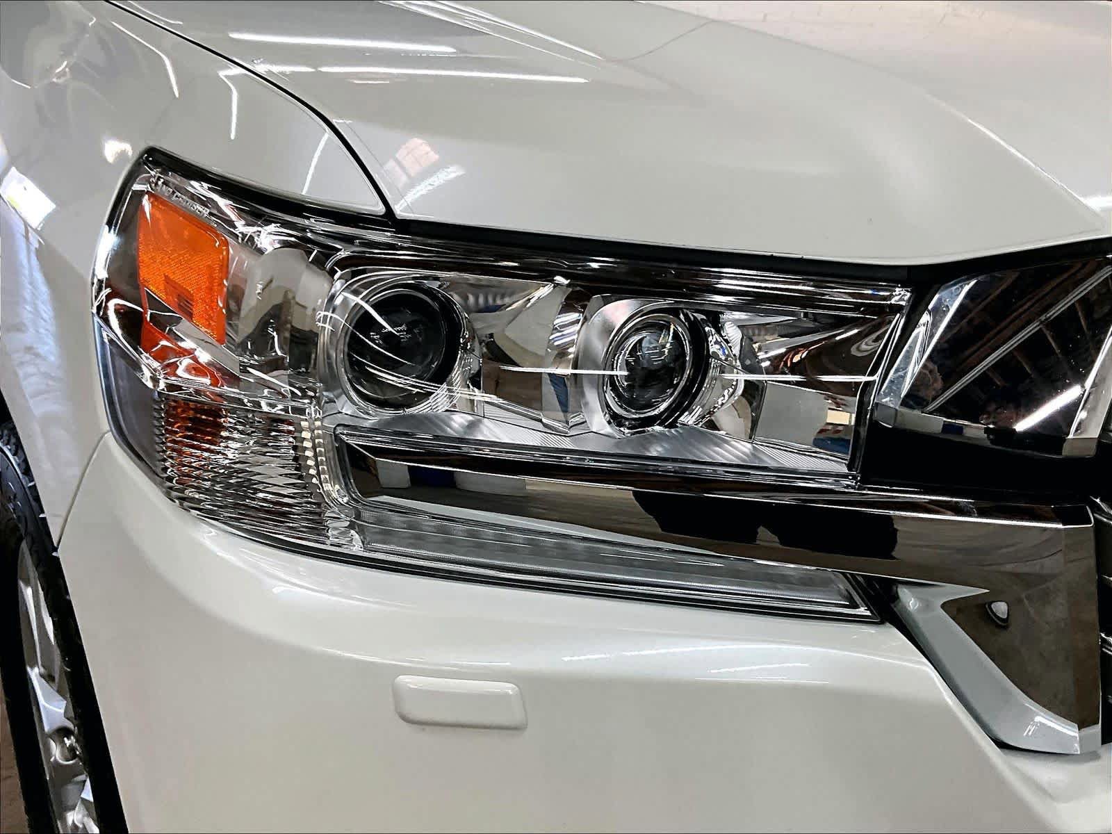 Used 2019 Toyota Land Cruiser AWD/4WD image 31