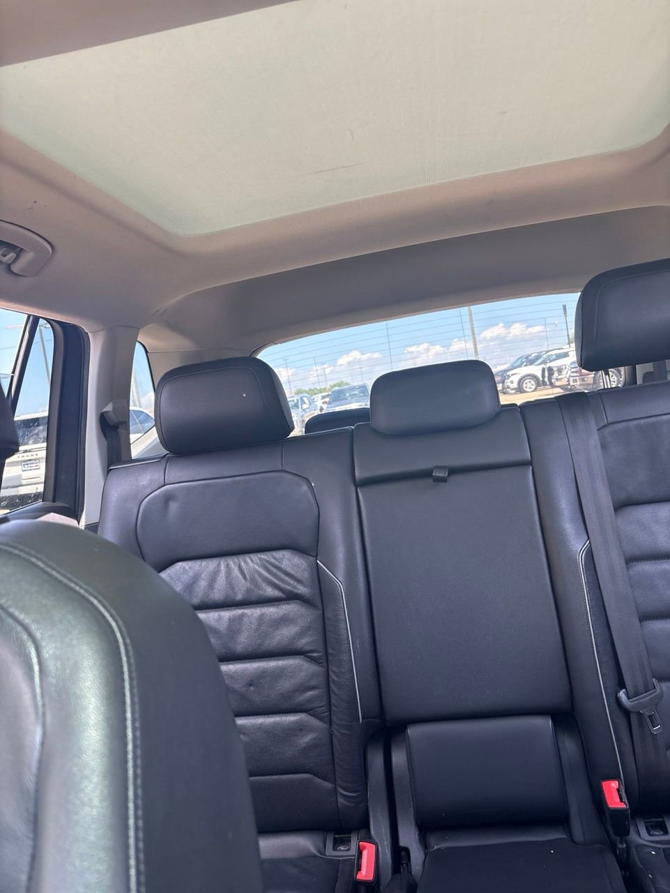 Used 2018 Volkswagen Tiguan SEL Premium FWD image 15