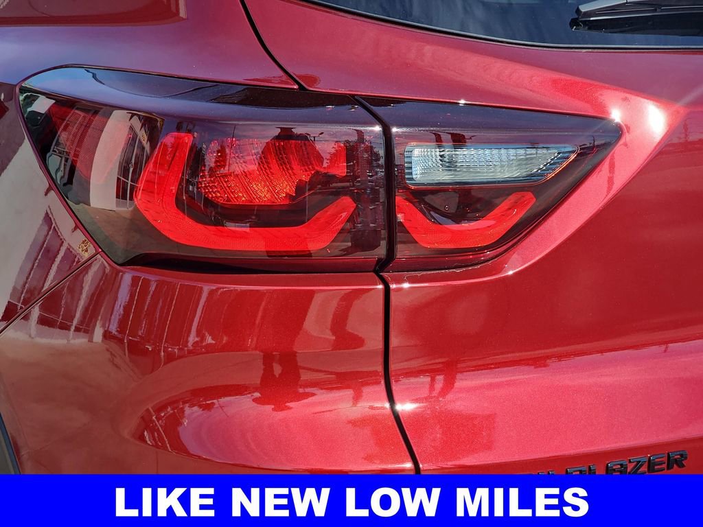 Used 2025 Chevrolet TrailBlazer RS w/ Driver Confidence Package image 40