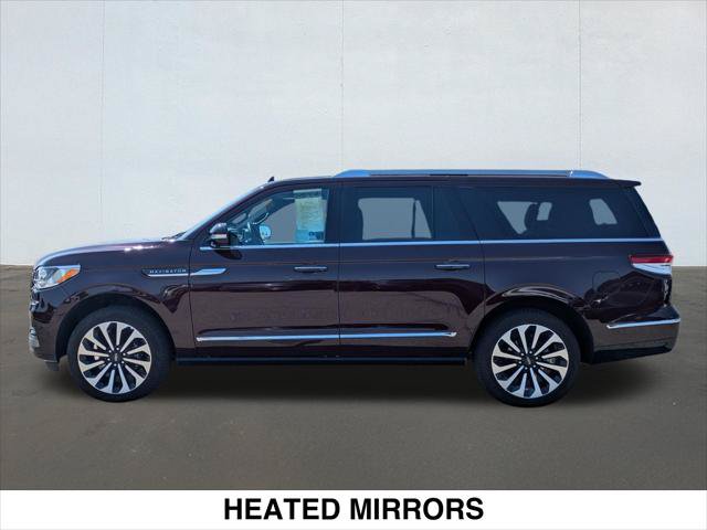 Used 2024 Lincoln Navigator L Reserve AWD/4WD image 2