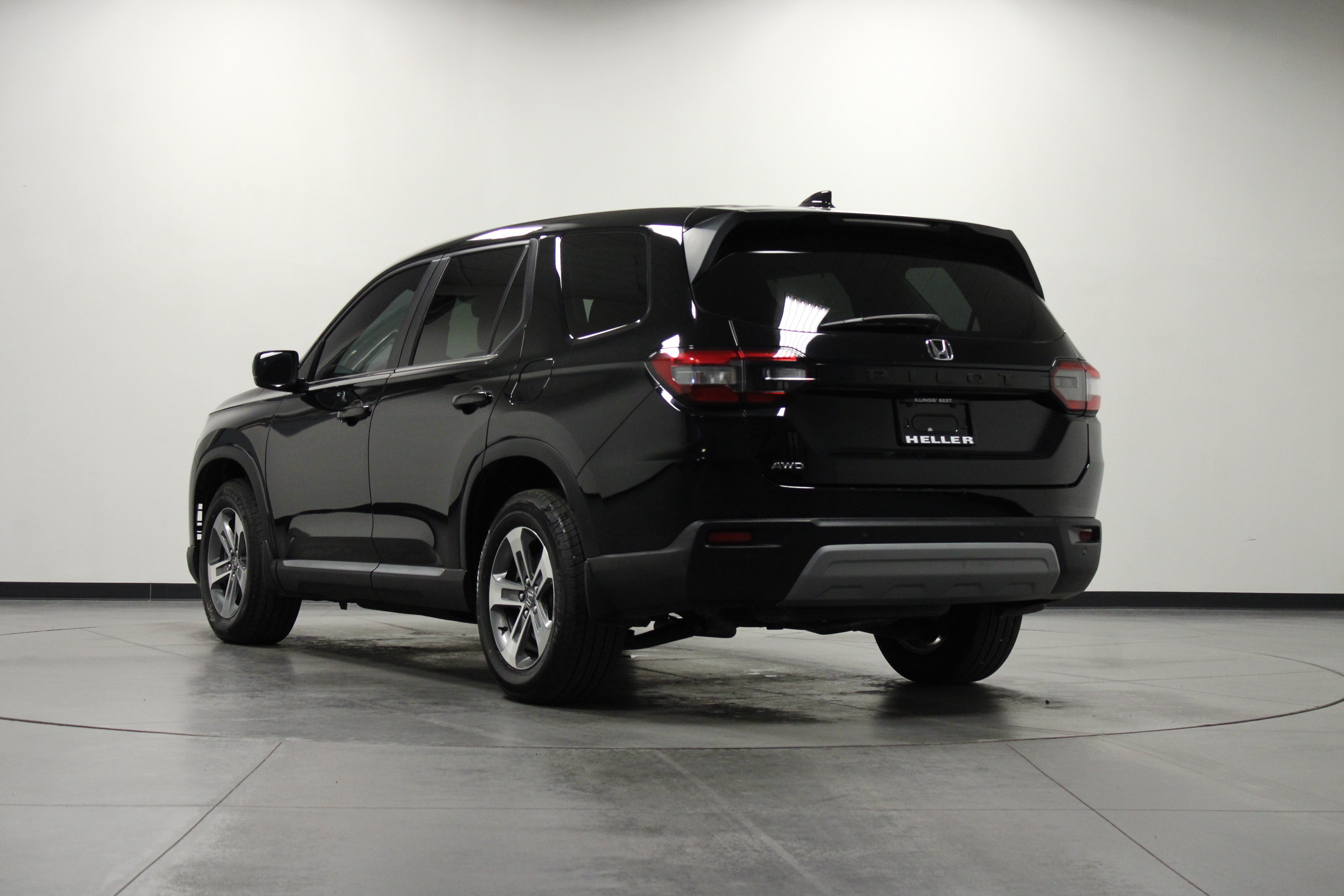 Used 2023 Honda Pilot EX-L image 6