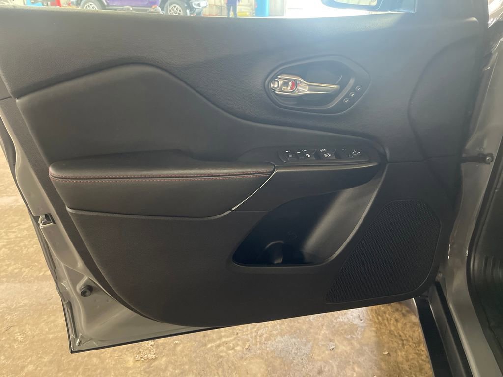 Certified 2022 Jeep Cherokee Trailhawk w/ Sun, Sound & Nav Group AWD/4WD image 15