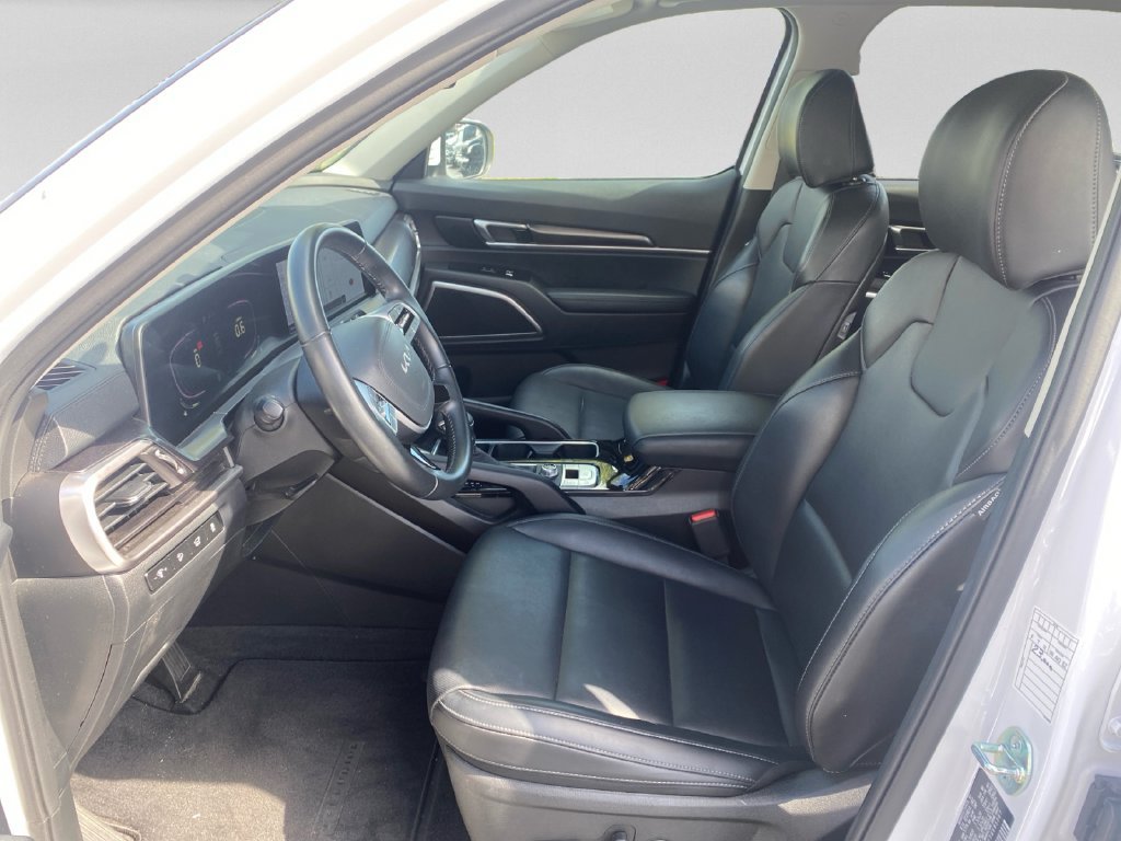 Used 2025 Kia Telluride S FWD image 21