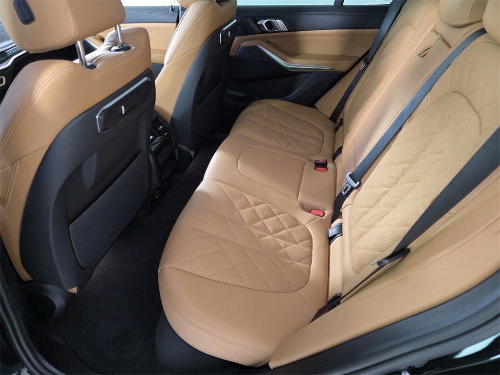 Used 2025 BMW X5 xDrive50e w/ Parking Assistance Package image 14