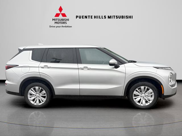 New 2026 Mitsubishi Outlander ES image 4