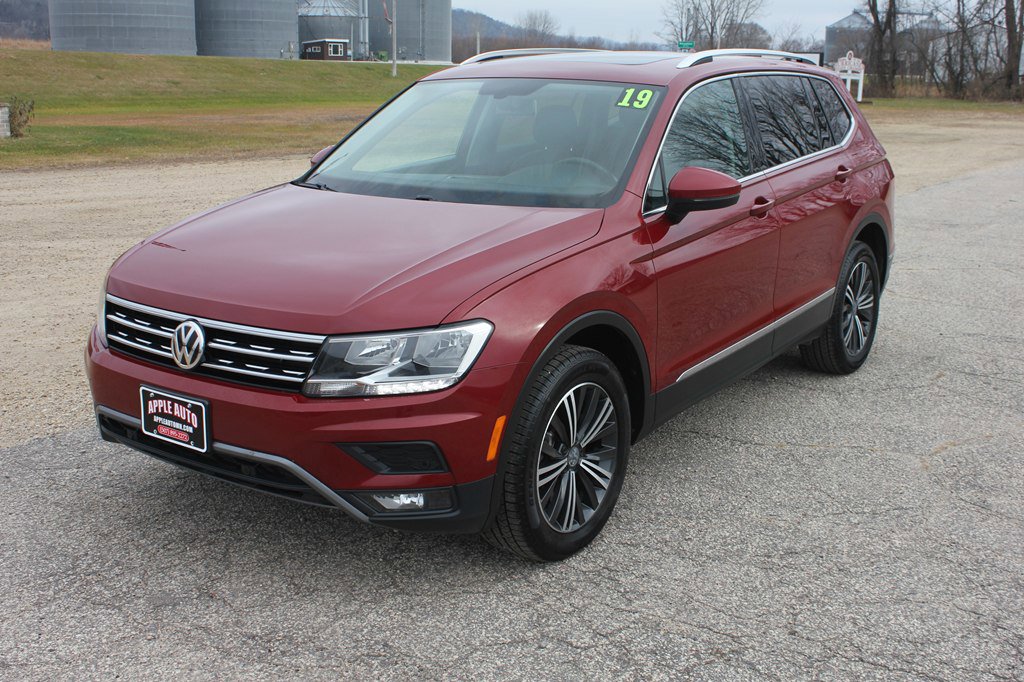 Used 2019 Volkswagen Tiguan SEL image 2
