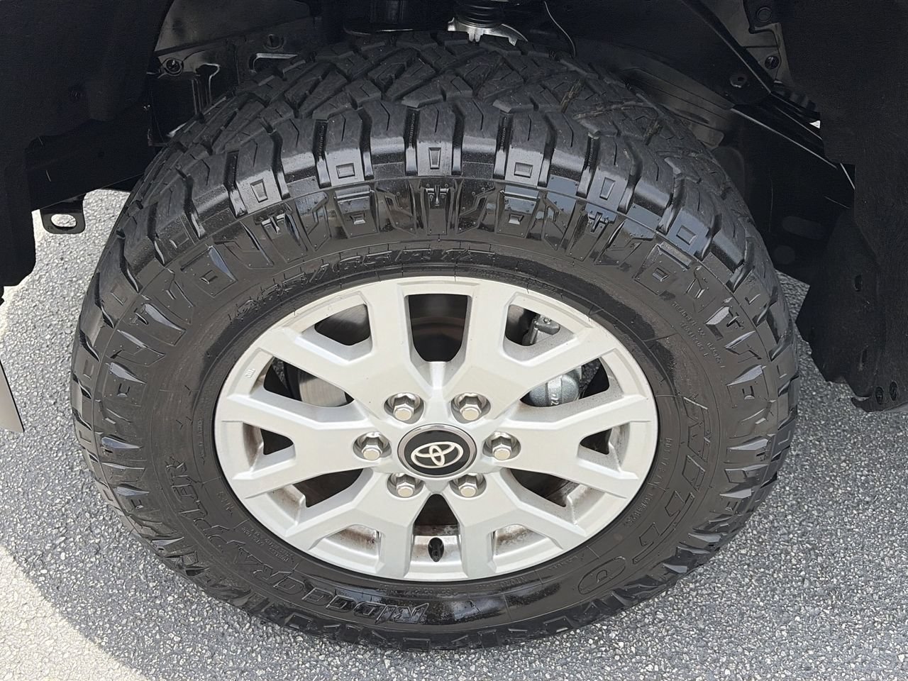 Used 2025 Toyota Tacoma SR5 RWD image 26