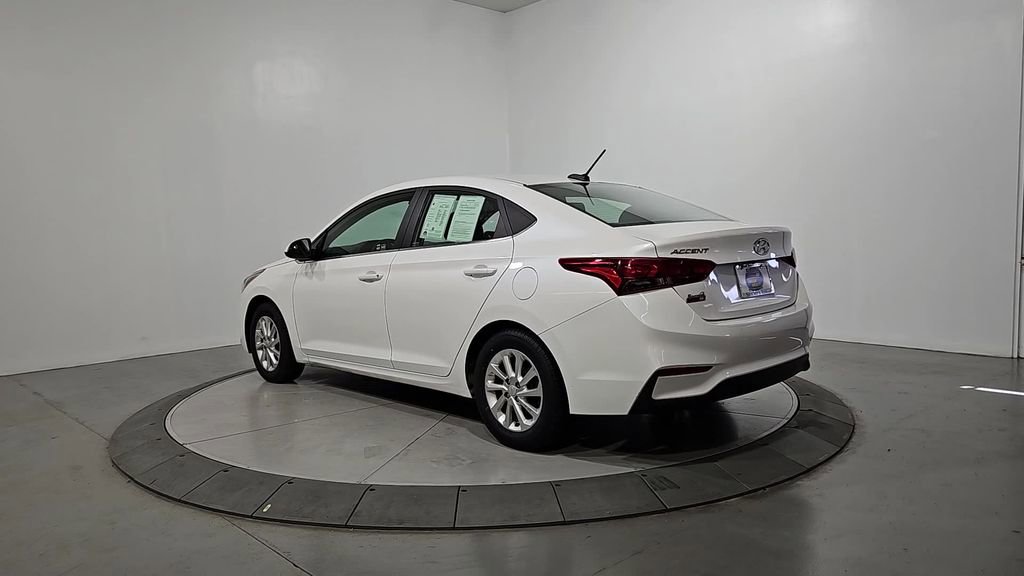 Used 2021 Hyundai Accent SEL FWD image 3