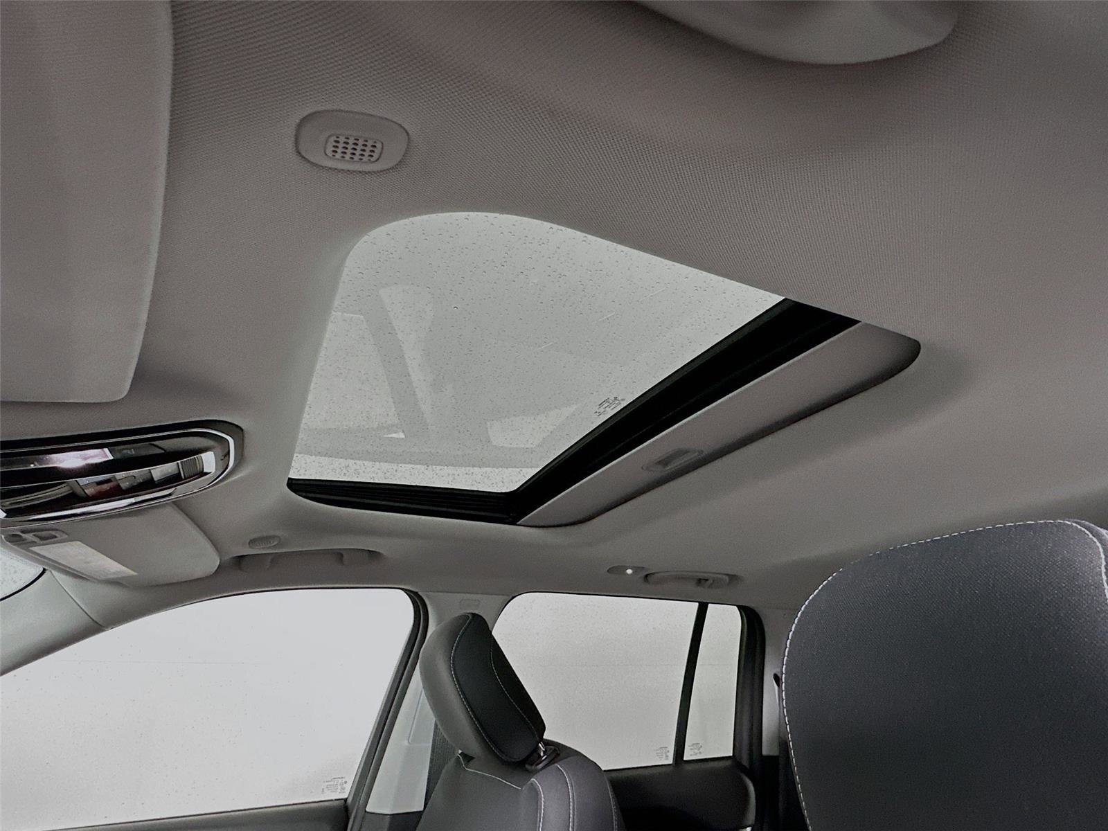 Used 2023 Jeep Grand Cherokee Laredo w/ Luxury Tech Group I image 17