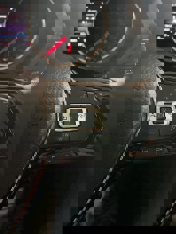 Used 2019 Volkswagen Tiguan SE w/ Panoramic Sunroof Package image 9