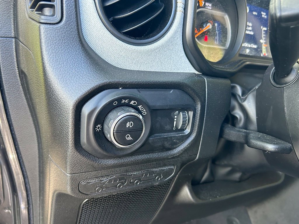 Certified 2025 Jeep Gladiator Sport AWD/4WD image 18