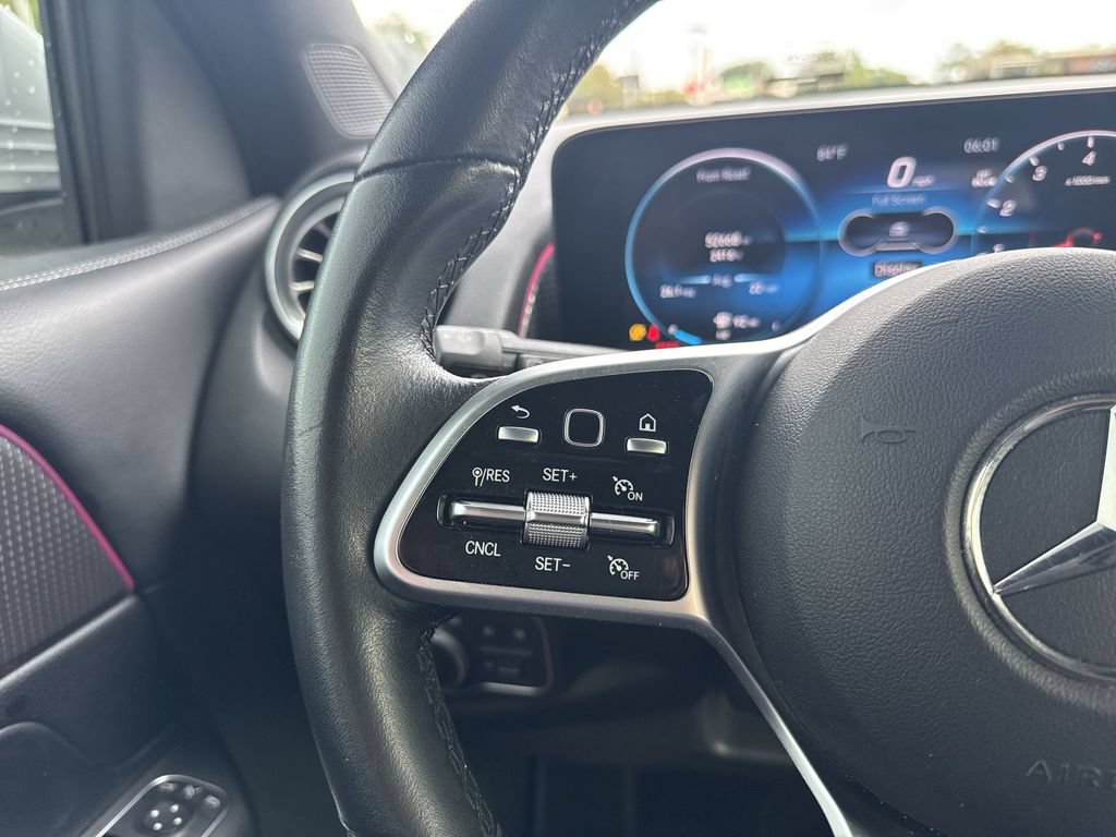 Used 2023 Mercedes-Benz GLB 250 w/ Premium Package image 17