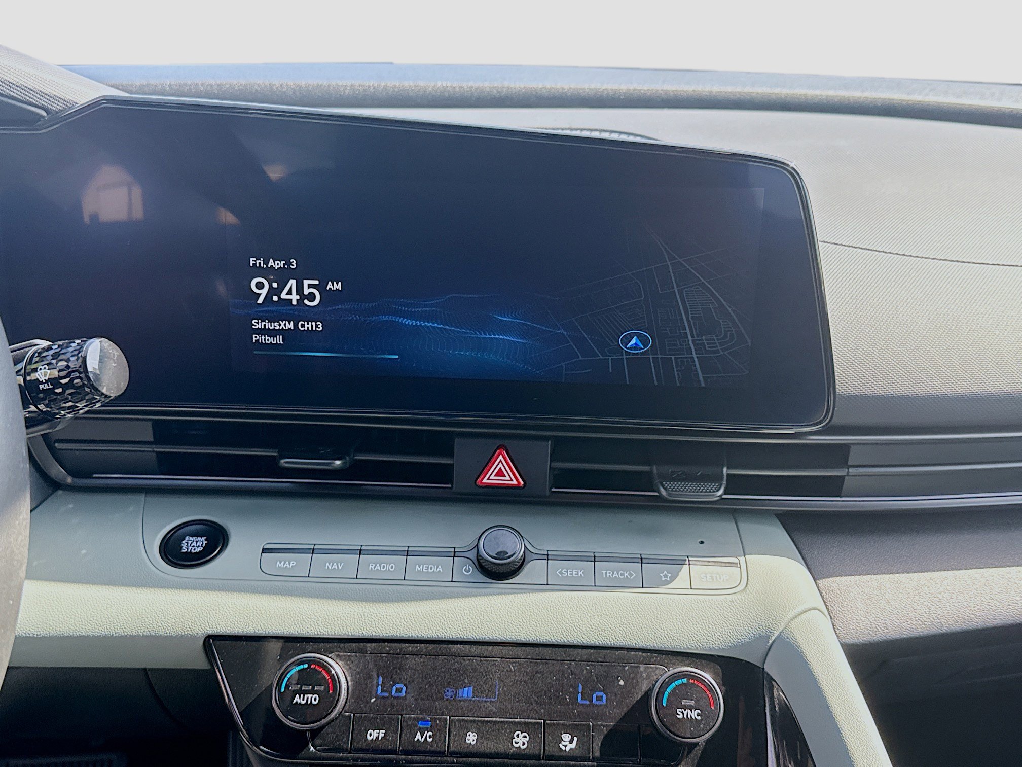 Used 2025 Hyundai Elantra Limited image 12