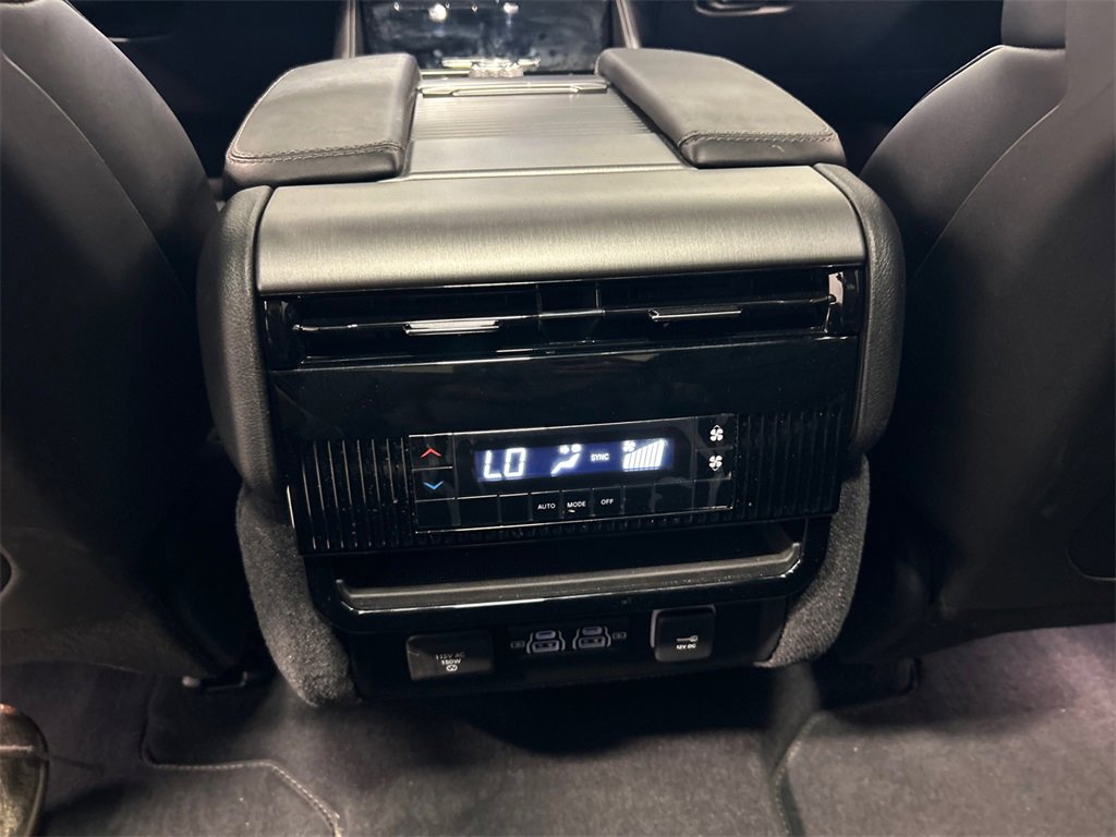 Used 2024 Jeep Wagoneer Series II image 30