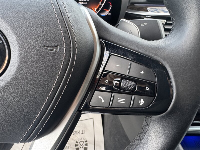 Used 2023 BMW 530i w/ Convenience Package RWD image 26