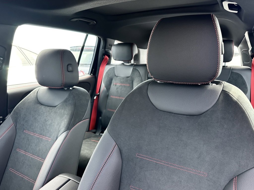 New 2025 Mercedes-Benz GLB 35 AMG 4MATIC image 17