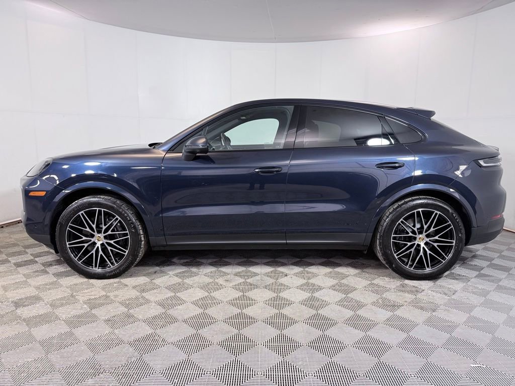 Used 2024 Porsche Cayenne Coupe image 3
