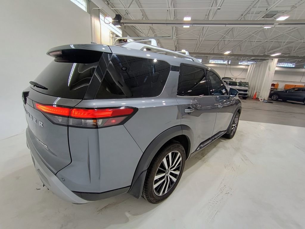 Used 2023 Nissan Pathfinder Platinum image 6