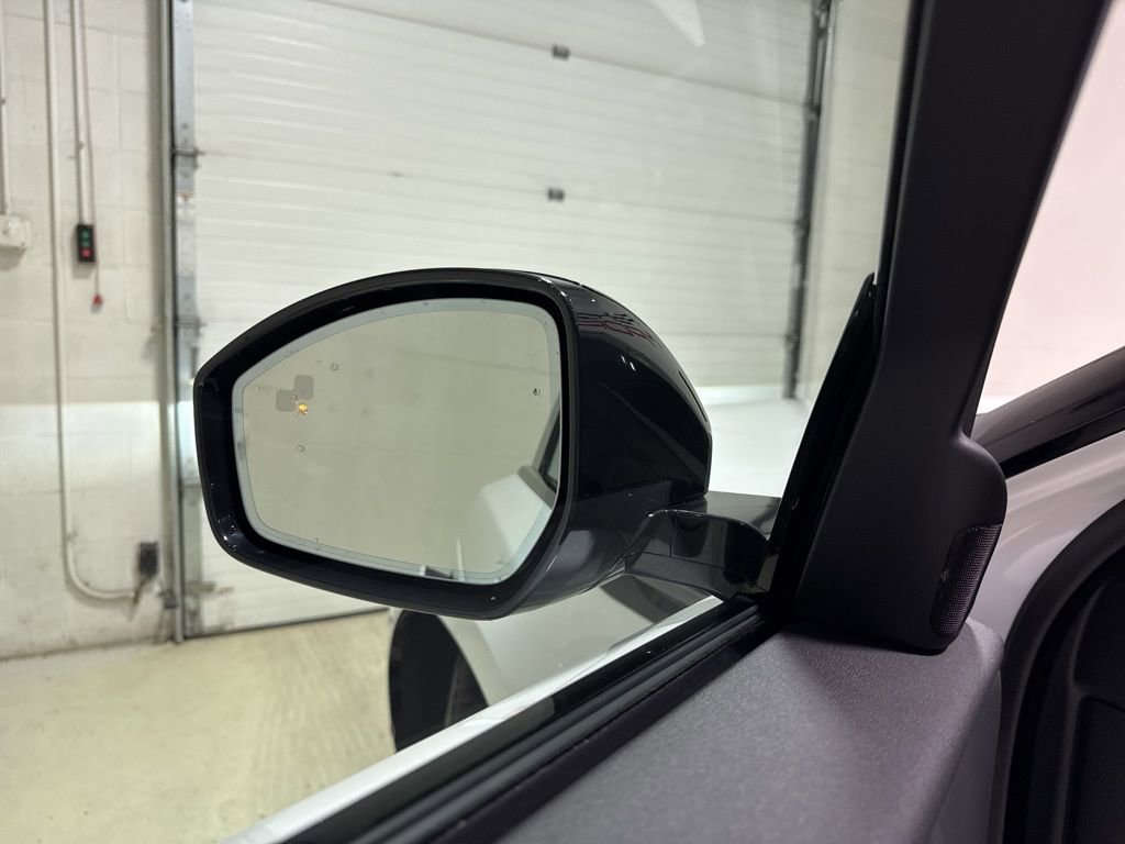 Used 2026 Land Rover Range Rover Velar S image 13