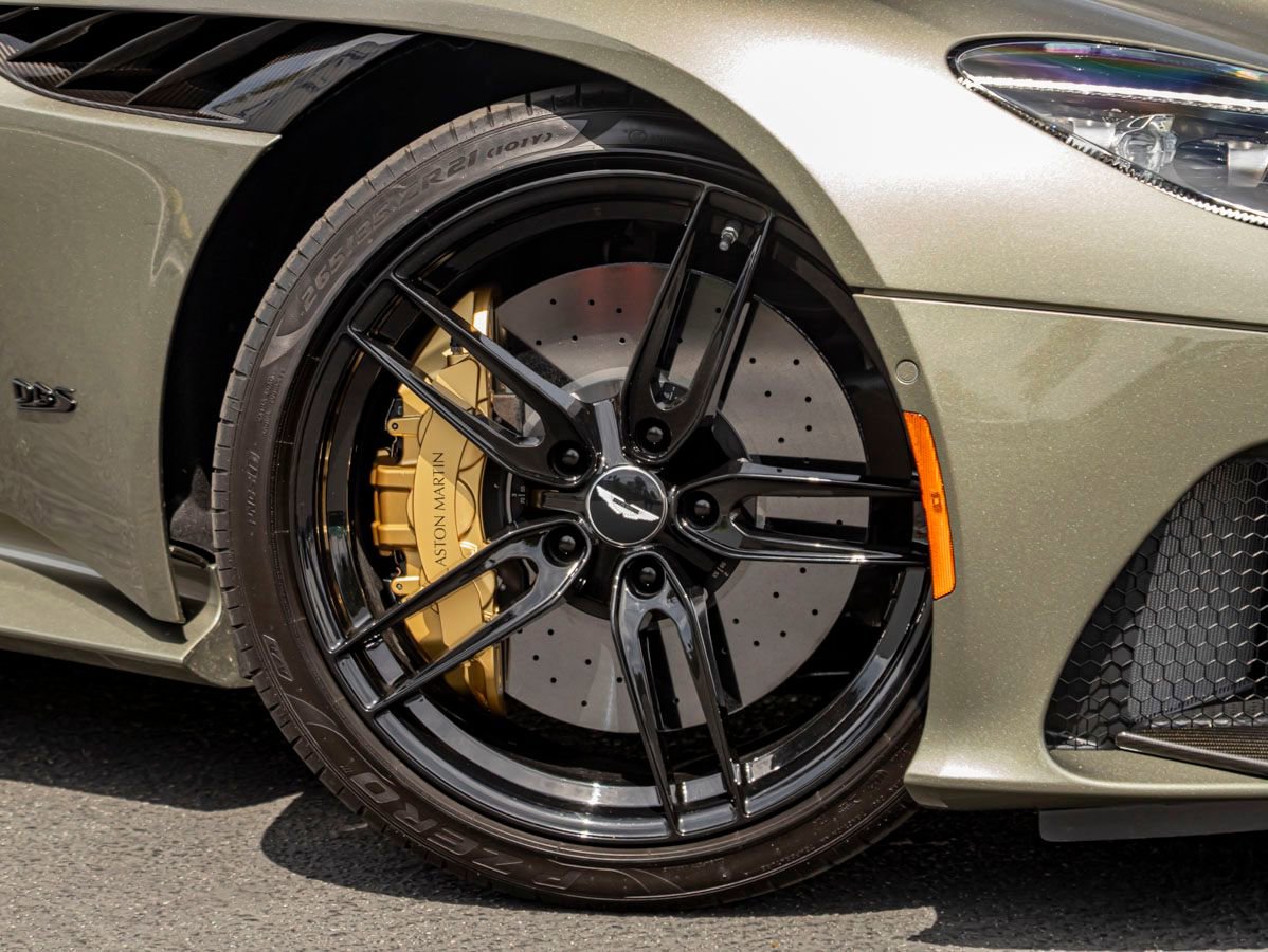 Used 2023 Aston Martin DBS Superleggera Volante RWD image 4